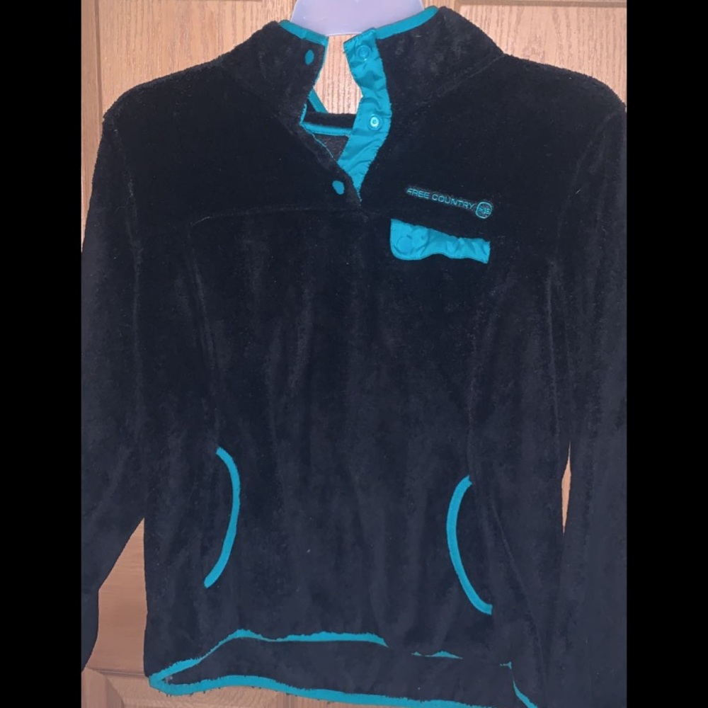 Free country fuzzy pullover